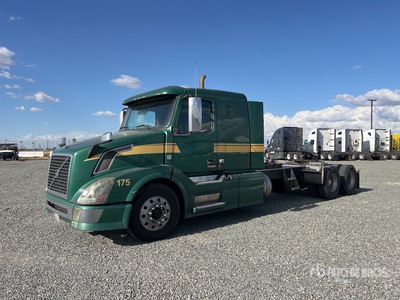 2013 Volvo VNL430 6x4 Ciągnik siodłowy T/A z kabiną sypialną