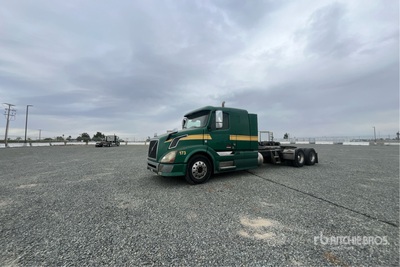 2013 Volvo VNL430 6x4 T/A Sleeper Truck Tractor