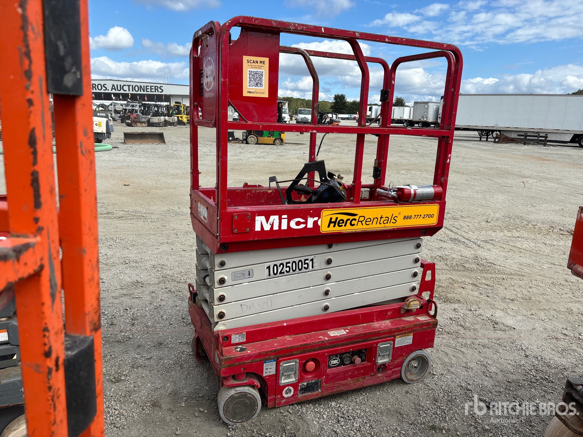 2018 MEC Micro 19 Electric Scissor Lift