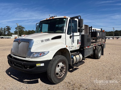 2018 International 4300SBA 4x2 Camion utilitaire