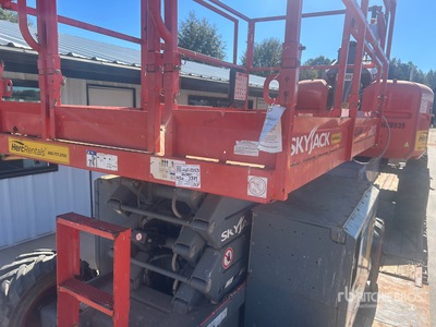 2018 Skyjack 6832RT Scissor Lift