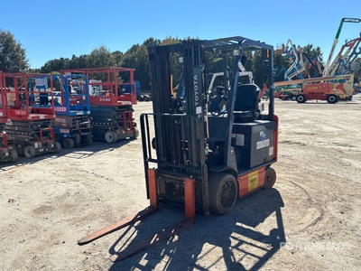 2018 Toyota 8FBCU25 4400 lb Chariot Élévateur Électrique