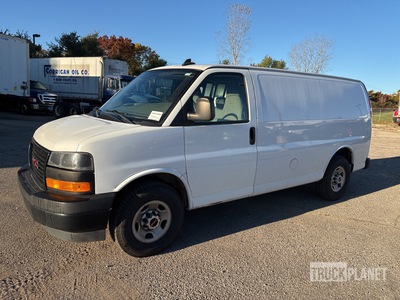 2018 GMC Savana 3500 4x2 Cargo Van