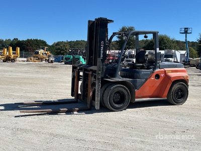 2023 Toyota 8FG70U 13300 lb Pneumatic Tire Wózek widłowy