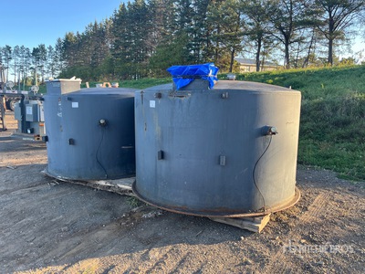 Quantity of (2) 1992 CLEMMER INDUSTRIES 4500 L Steel Tanque de combustible