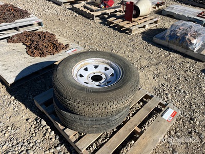Quantity of (2) ST235/80R16 Trailer Pneumatici per autocarro