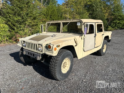AM General M1097R1 HMMWV 4 Door Soft Top w/Truck Body