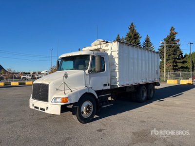 2003 Volvo VNM 6x4 Grain Truck