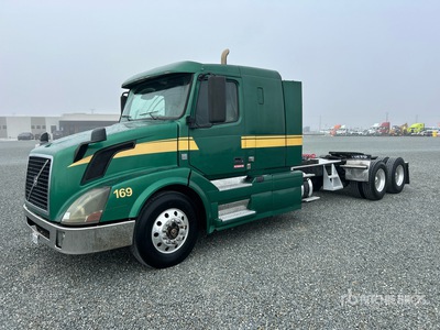 2011 Volvo VNL430 6x4 3- Achs Sattelzugmaschine mit Schlafkabine