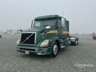 2015 Volvo VNL430 6x4 Cabeza Tractora Cabina Dormitorio
