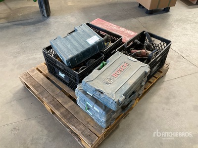 Quantity of (25) Hand Tools Divers - Outils à main