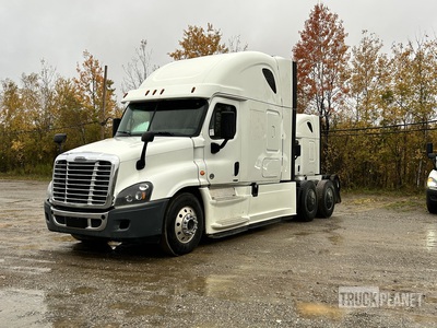 2019 Freightliner Cascadia 125 6x4 T/A Sleeper Truck Tractor
