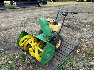 John Deere 1032 32 in Snow Blower