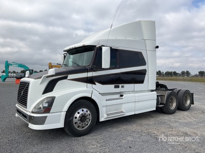 2014 Volvo VNL64T-630 6x4 Tractocamion con Dormitorio / T/A Sleeper Truck Tractor