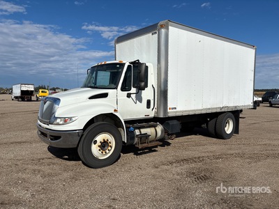 2015 International 4300 4x2 Van Truck