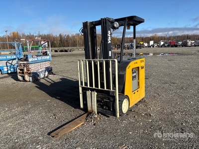 2004 Yale ESC030FAN36TE082 2900 lb Electric Forklift