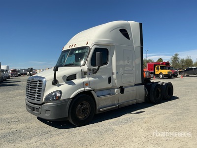 2016 Freightliner Cascadia 113 T/A Sleeper Truck Tractor