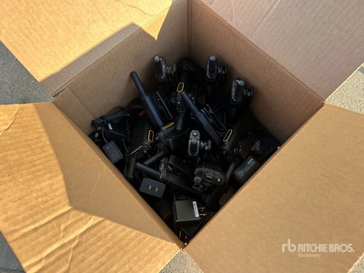 Quantity of (12) Motorola SL3500e Radios