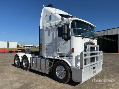 2005 Kenworth K104 6x4 Ciągnik siodłowy T/A z kabiną sypialną