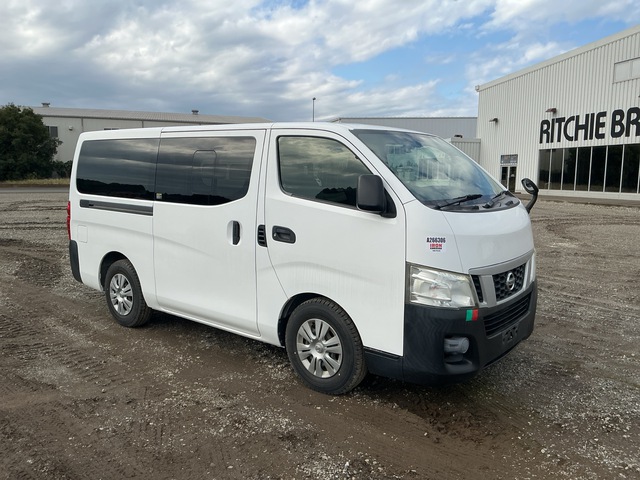 2016 年 Nissan Caravan Passenger Van