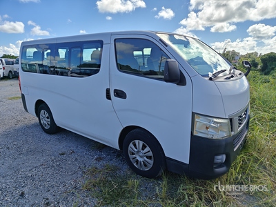 2015 年 Nissan Caravan NV350 Passenger Van