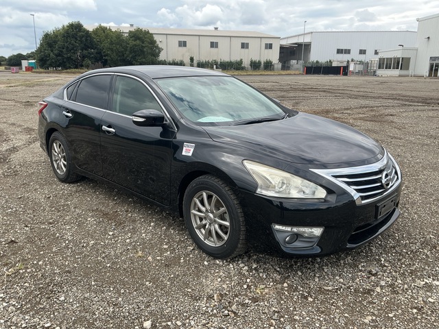 2013 年 Nissan TEANA Automobile