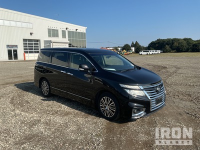 2017 年 Nissan Elgrand Passenger Van