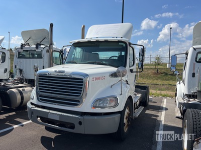 2016 Freightliner M2112 4x2 S/A Day Cab Truck Tractor