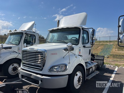 2016 Freightliner M2112 4x2 S/A Day Cab Truck Tractor