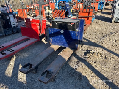 1998 Blue Giant PTW60 6000 lb Pallet Jack