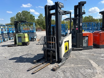 2017 Crown RR5725-35 3500 lb Reach Truck