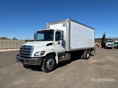 2018 Hino 338 4x2 Van Truck