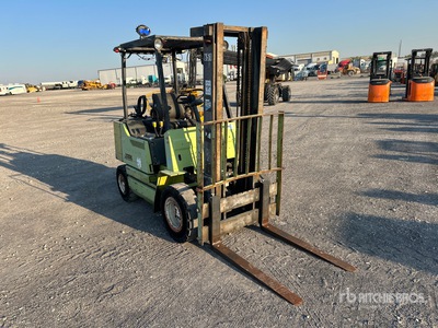 Clark GPX20 4000 lb Pneumatic Tire Forklift (Inoperable)
