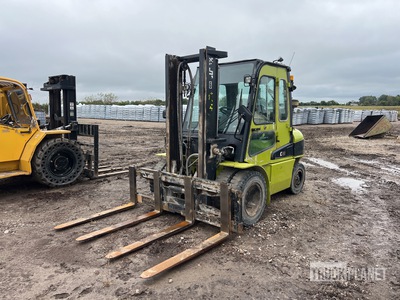 Clark C40D 8000 lb Pneumatic Tire Heftruck