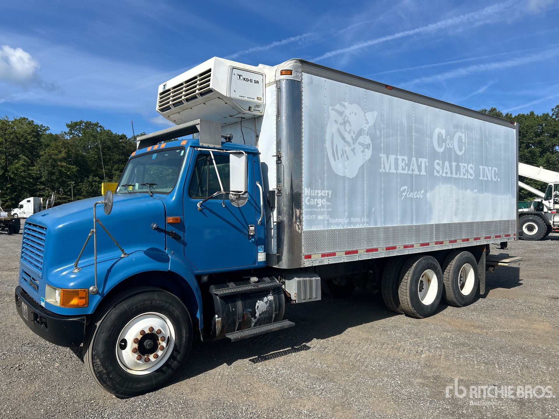 2002 International 8100 6x4 Refrigerated Truck