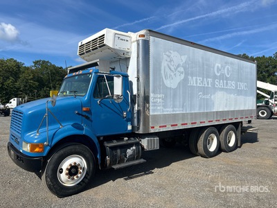 2002 International 8100 6x4 Refrigerated Truck