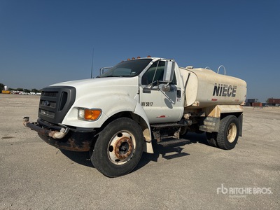 2004 Ford F-650 XL 4x2 Water Truck