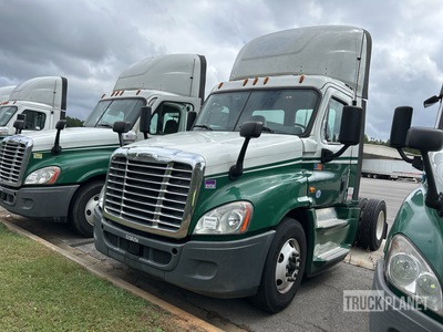 2018 Freightliner Cascadia 125 4x2 S/A Day Cab Truck Tractor (Inoperable)