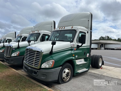 2017 Freightliner Cascadia 125 4x2 S/A Day Cab Truck Tractor (Inoperable)