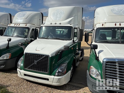 2016 VOLVO VNL42T300 4x2 S/A Day Cab Truck Tractor