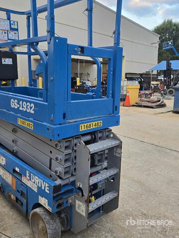 ELEVADOR TIJERA 2023 GENIE GS1932