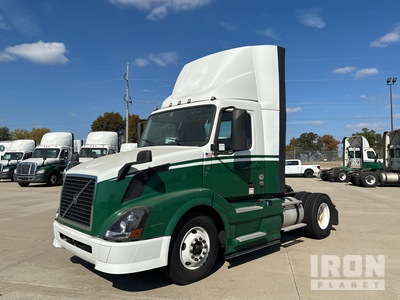 2015 VOLVO VNL42T300 4x2 S/A Day Cab Truck Tractor