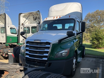 2019 Freightliner Cascadia 126 4x2 Day Cab Truck Tractor