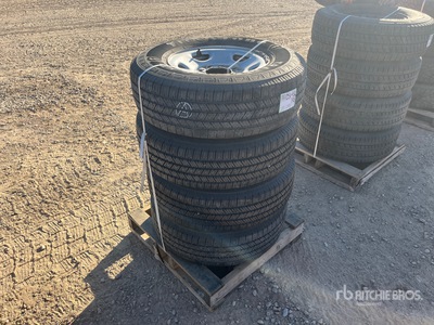 Quantity of (4) 245/75R16 を見 Tires