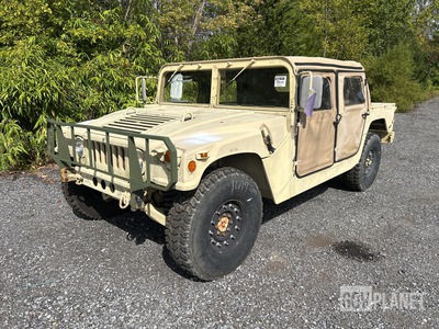 2007 AM General M1097R1 HMMWV 4 Door Soft Top w/Truck Body