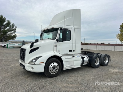 2020 Volvo VNR64300 6x4 Cabeza Tractora Cabina Corta