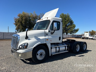 2018 Freightliner Cascadia 125 6x4 T/A Day Cab Truck Tractor