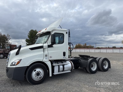 2019 Freightliner Cascadia 126 6x4 T/A Dagcabine Trekker