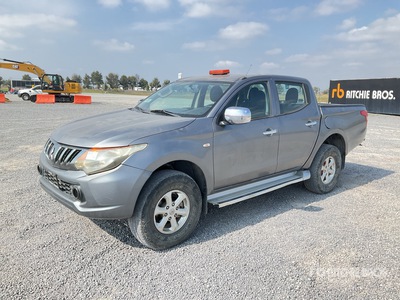 2017 Mitsubishi L200 4x4 Crew Cab Camioneta / بيك اب