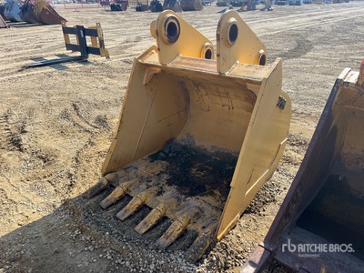 48 in Digging Excavator Bucket